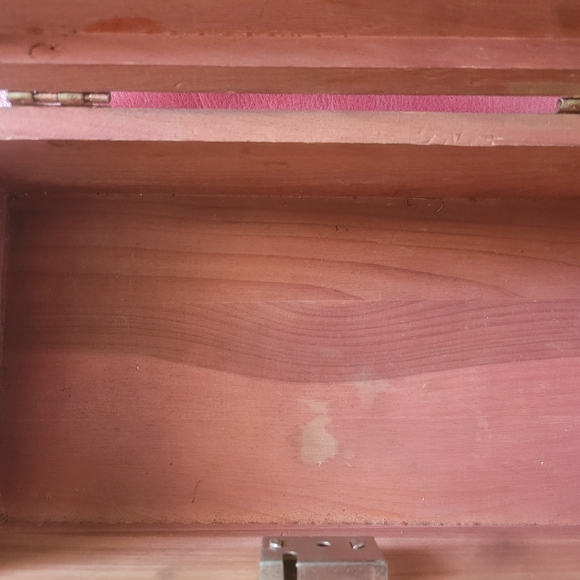 Wooden Storage Box Lane Cedar - Picture 5 of 9